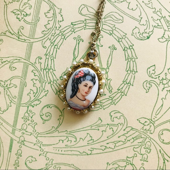 Vintage cameo pendant - Picture 2 of 4